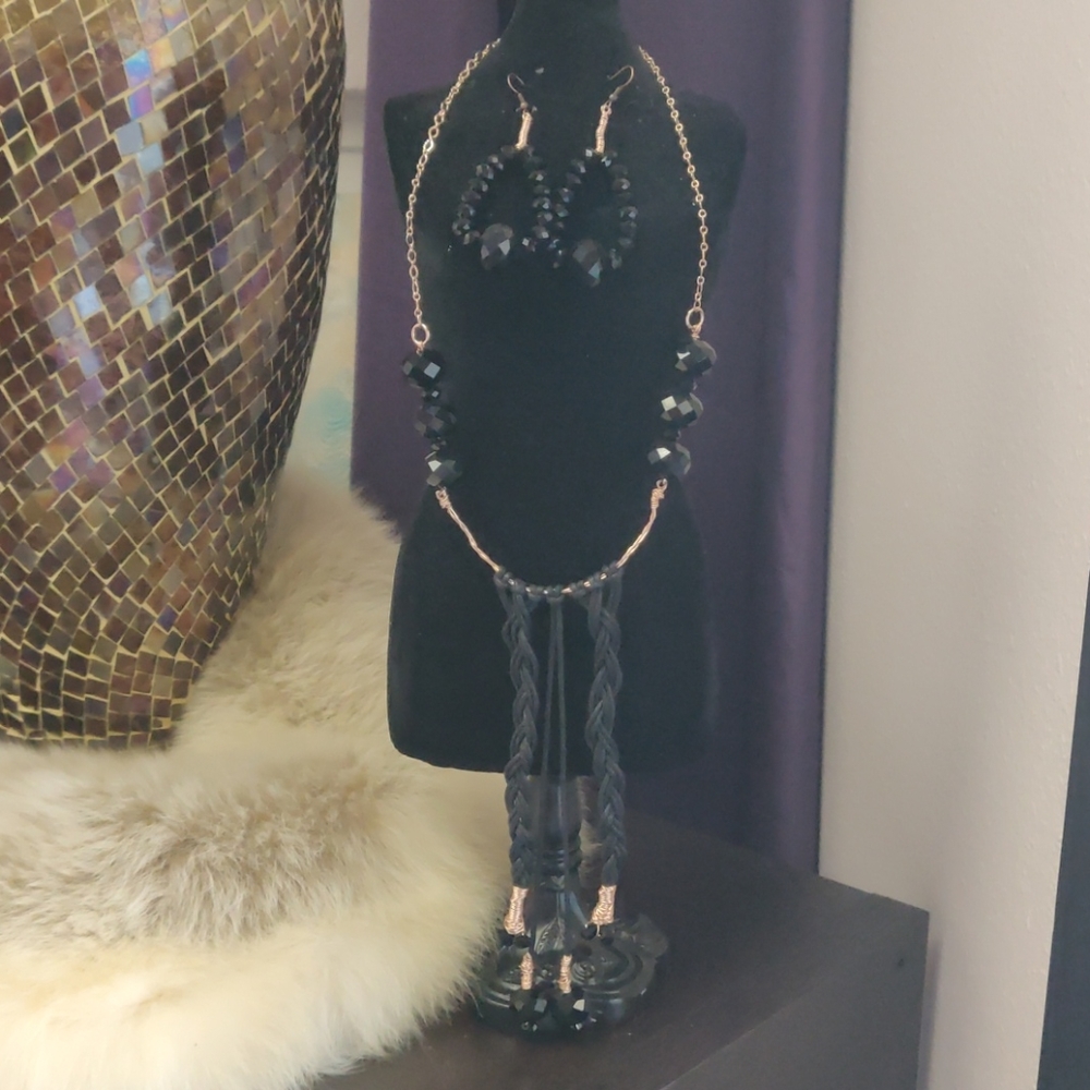 Black beauty Necklace and earring set